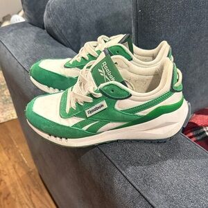 Reebok Kids Sneakers in Green and White